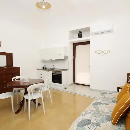 Dimora Burrafato - Antico Palazzo Sul Lungomare Caronia Marina