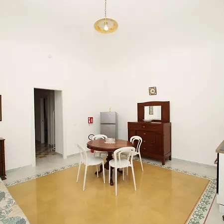 Dimora Burrafato - Antico Palazzo Sul Lungomare Caronia Marina